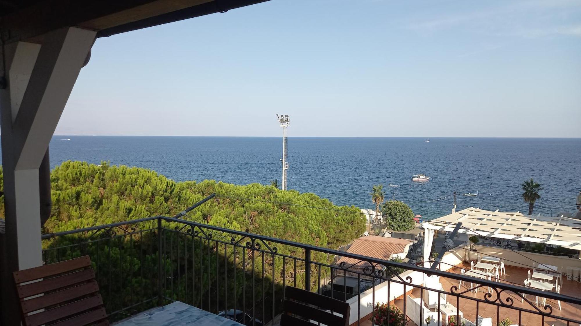 Le Spiagge Bed & Breakfast Letojanni Exterior photo